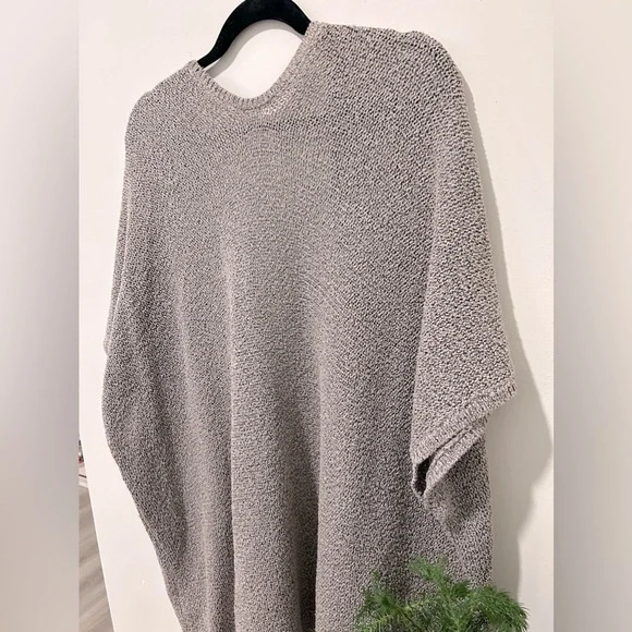 Aritzia Community Iconic Cape Oversized Cotton Blend Knitted Cardigan size XS/S - Picture 8 of 8